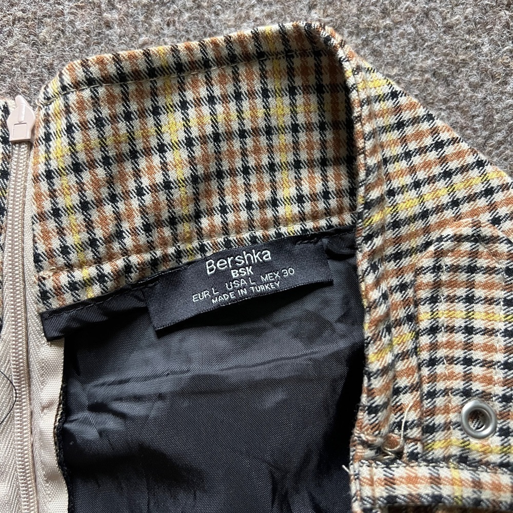 Bershka Wrap Style Mini Plaid‎ Academia Preppy Skirt Buckle Accent Tan Women’s L - Picture 11 of 11